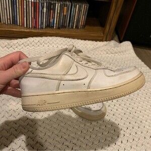 Nike Air tennies size 5.5 youth or size 7 in women’s.